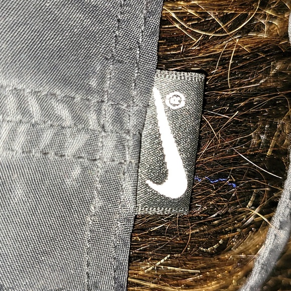 Vintage. 90s. Nike. Nylon. Adjustable strap. One size fits most. Hat - Picture 6 of 13